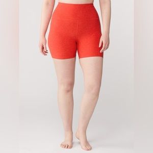 NWOT Beyond Yoga Spacedye Keep Pace 5" Biker Short Red Flower Heather